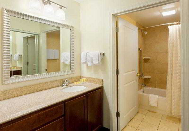 Residence Inn Hartford Роки-Хилл Экстерьер фото