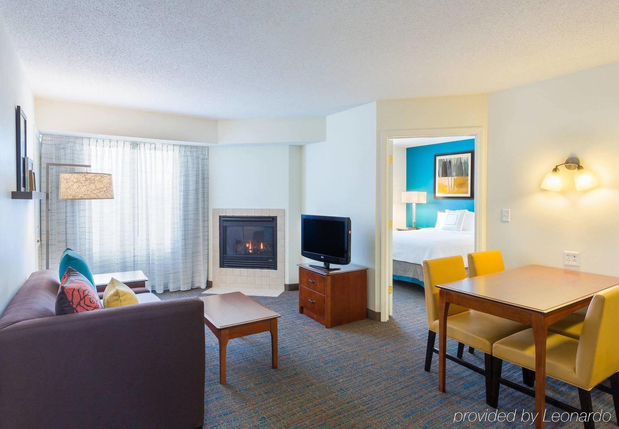 Residence Inn Hartford Роки-Хилл Экстерьер фото