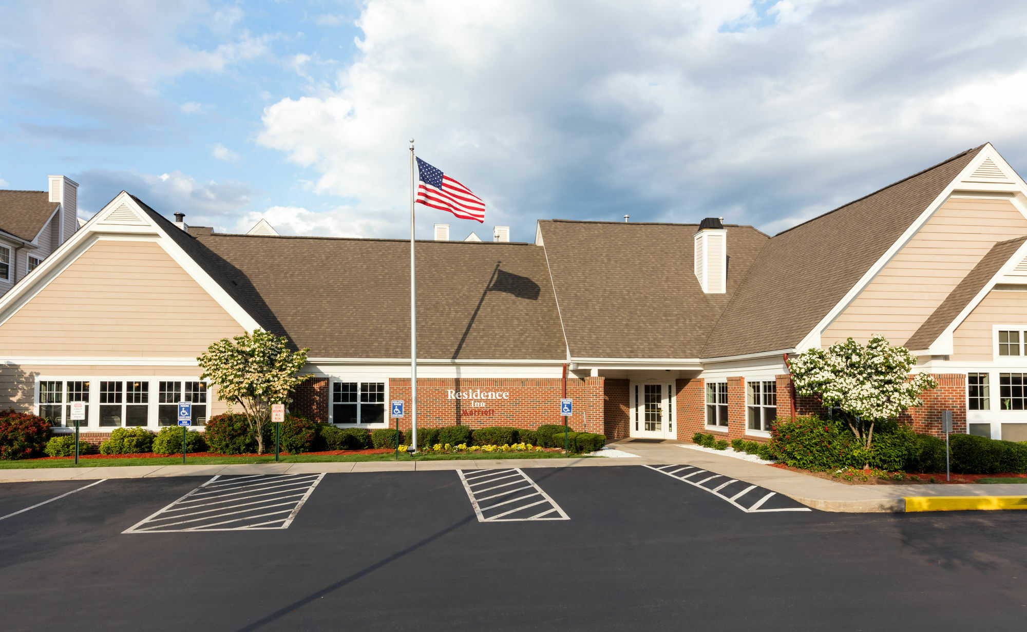 Residence Inn Hartford Роки-Хилл Экстерьер фото